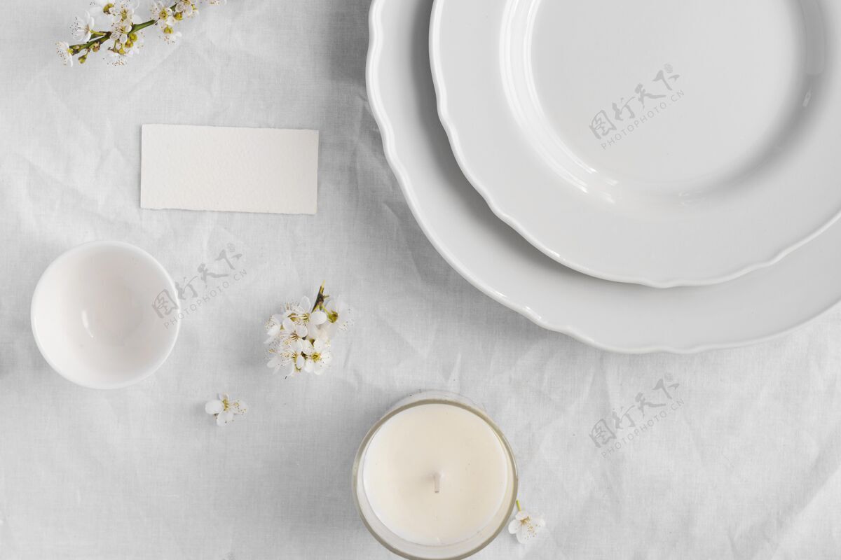 白色白色餐桌的布置 为您提供美味佳肴分类餐桌组合