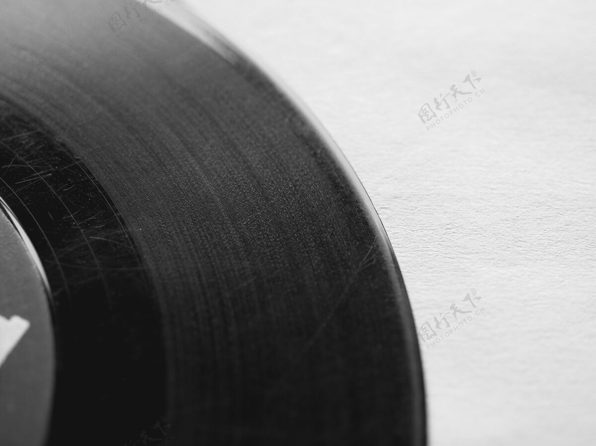 单一的一张黑胶唱片唱片乙烯基旧的