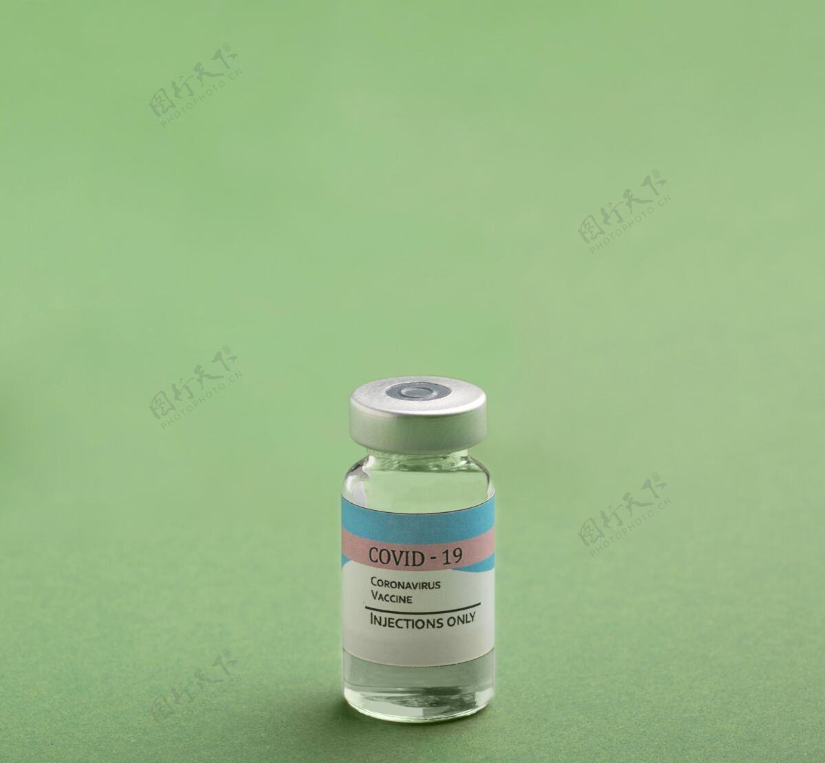 医疗保健绿色上的covid19疫苗瓶的排列病毒安排成分