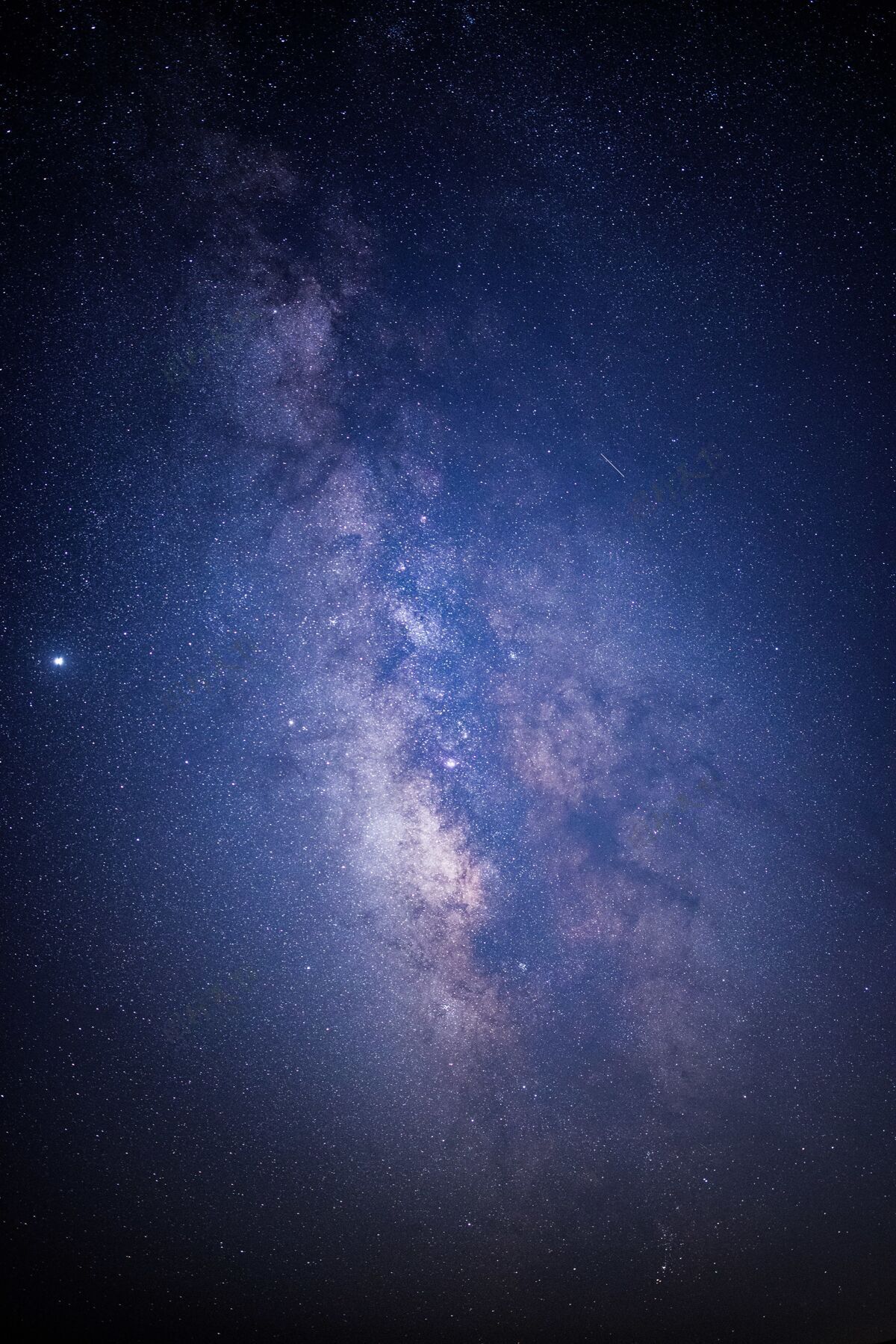 天文学蓝白色的星空宇宙夜晚外太空