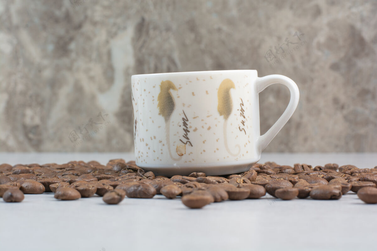 自然咖啡杯和咖啡豆的白色背景高品质的照片芳香咖啡咖啡因