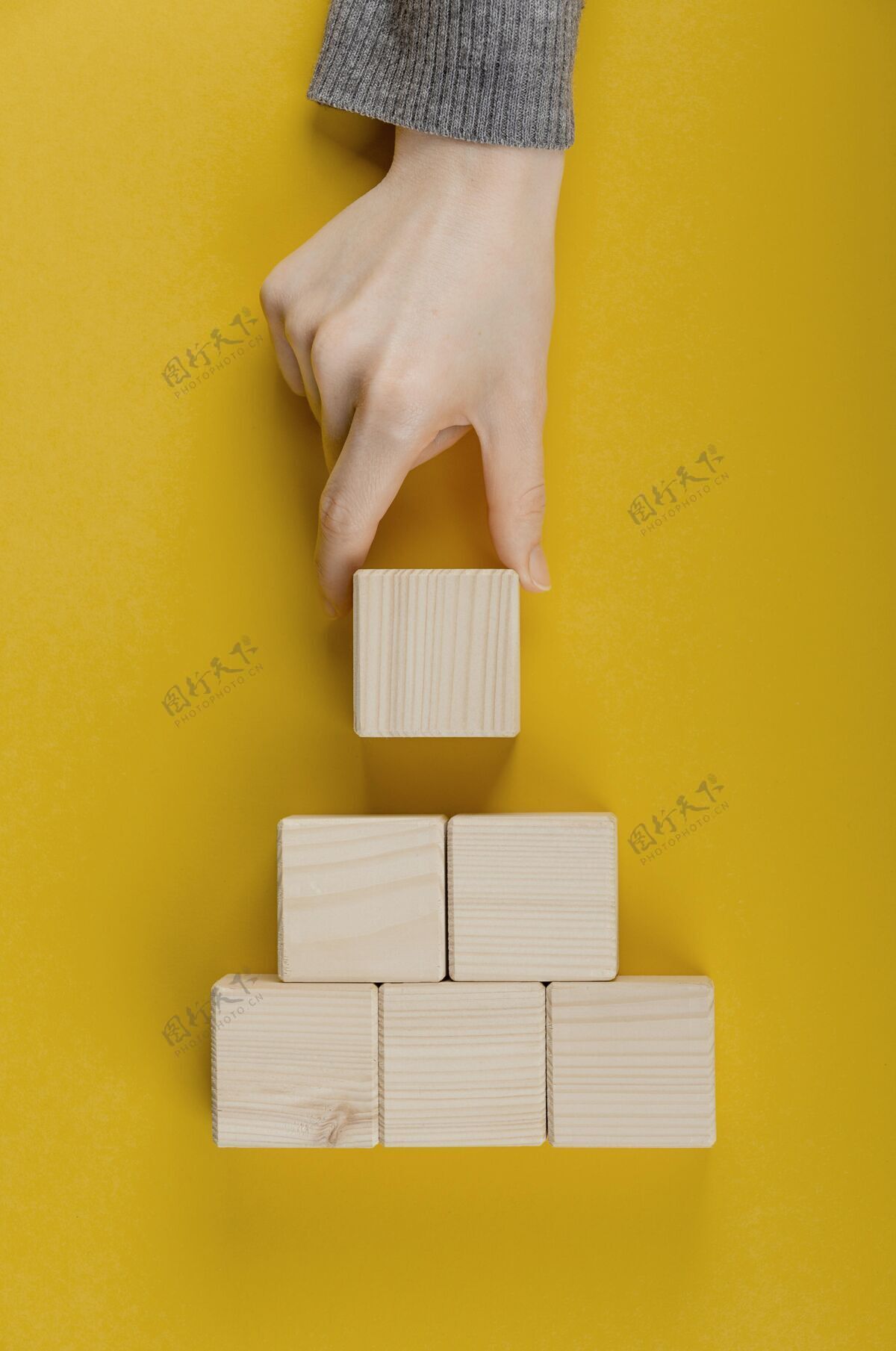 表达各种各样的空白木块立方体木材平面布局