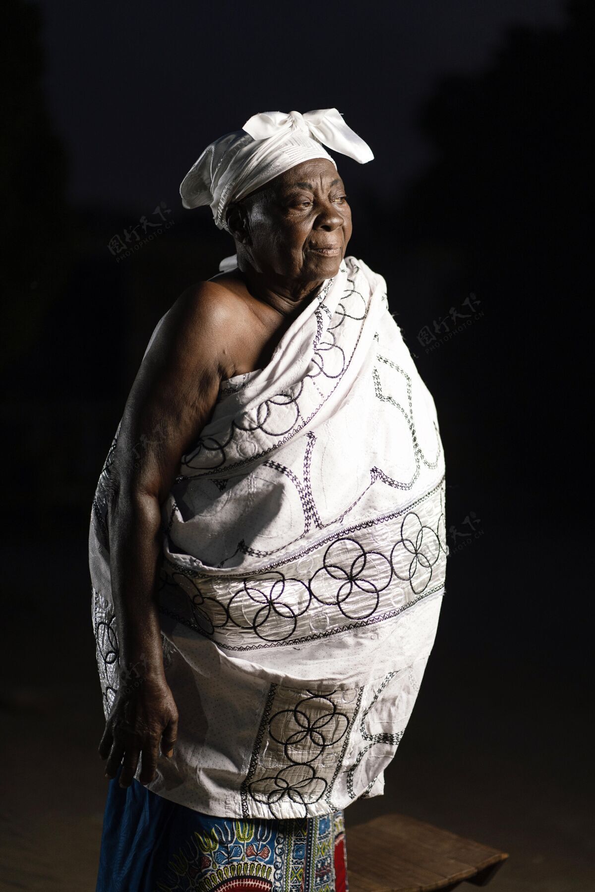 传统非洲老妇人女人非裔美国人服饰