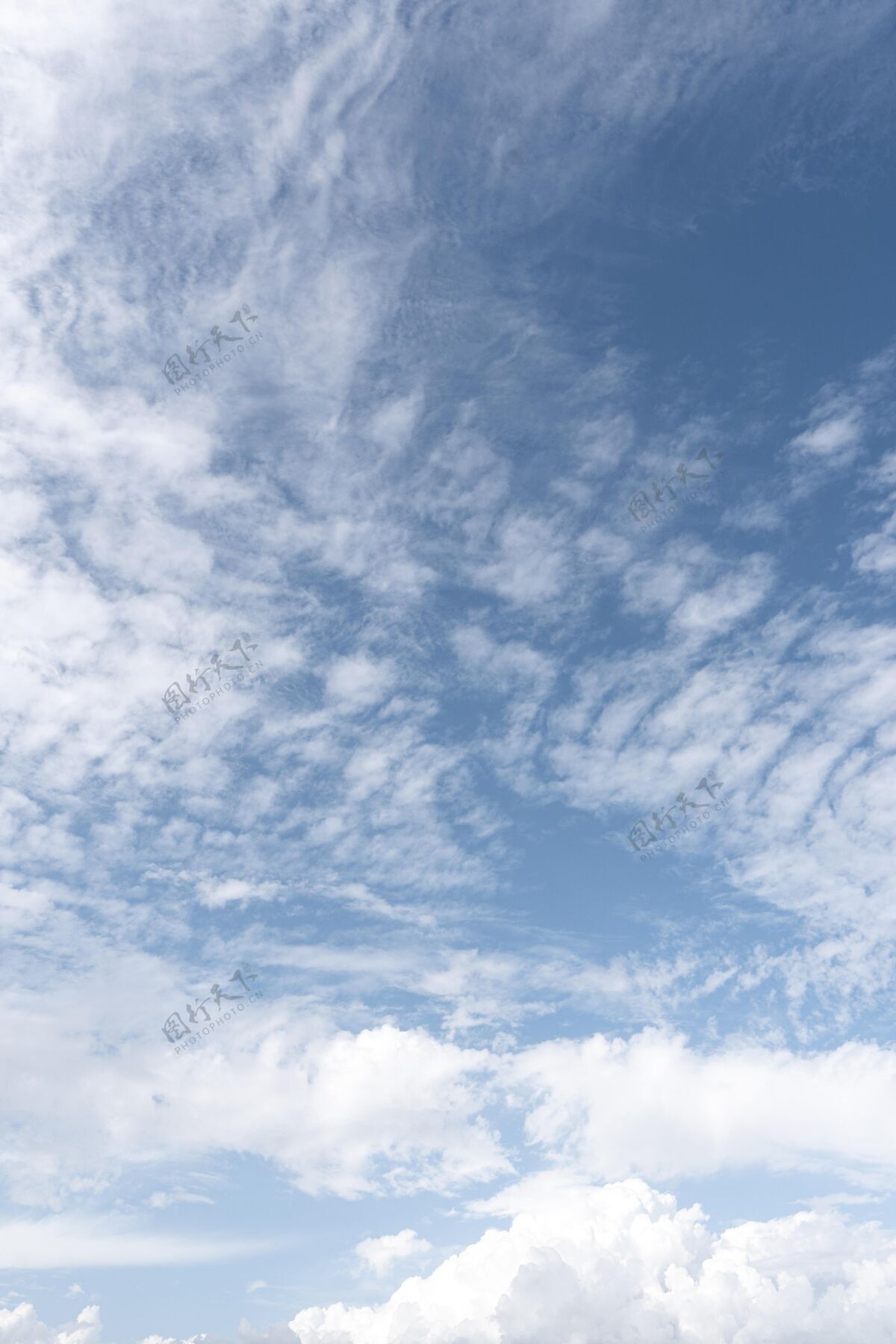 美丽蓝天白云夏天空气抽象