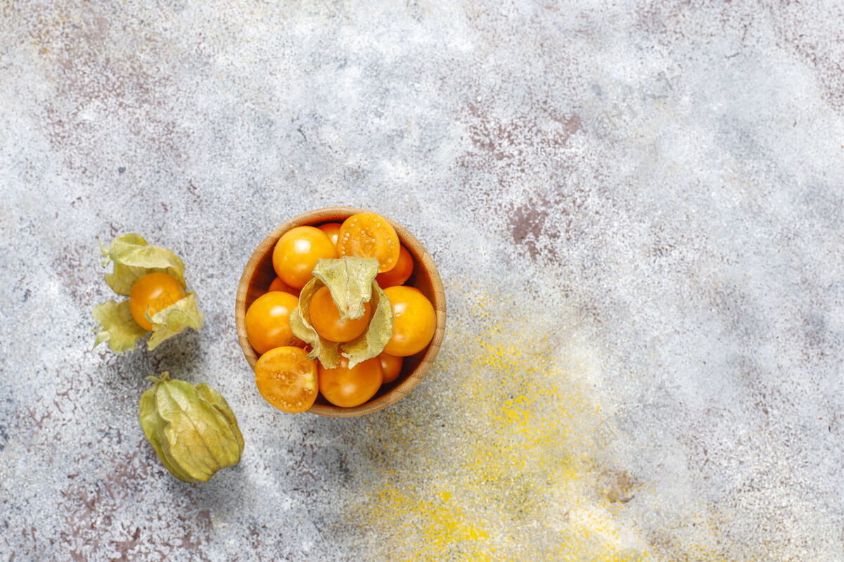 多汁秘鲁酸浆或金色浆果橘子浆果素食