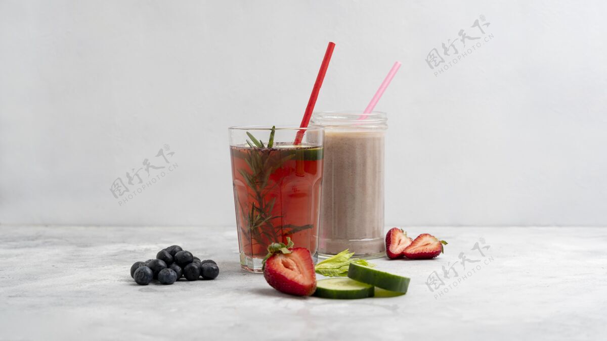 新鲜搭配美味的草莓汁有机果汁健康